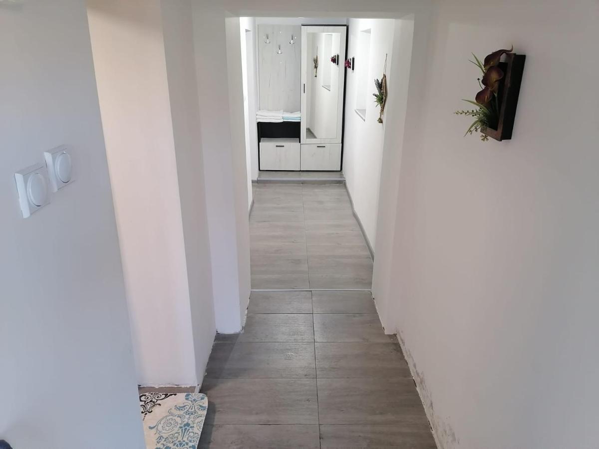 Apartamento Апартамемт 3 Места С Кухня С Дворче Vratsa Exterior foto